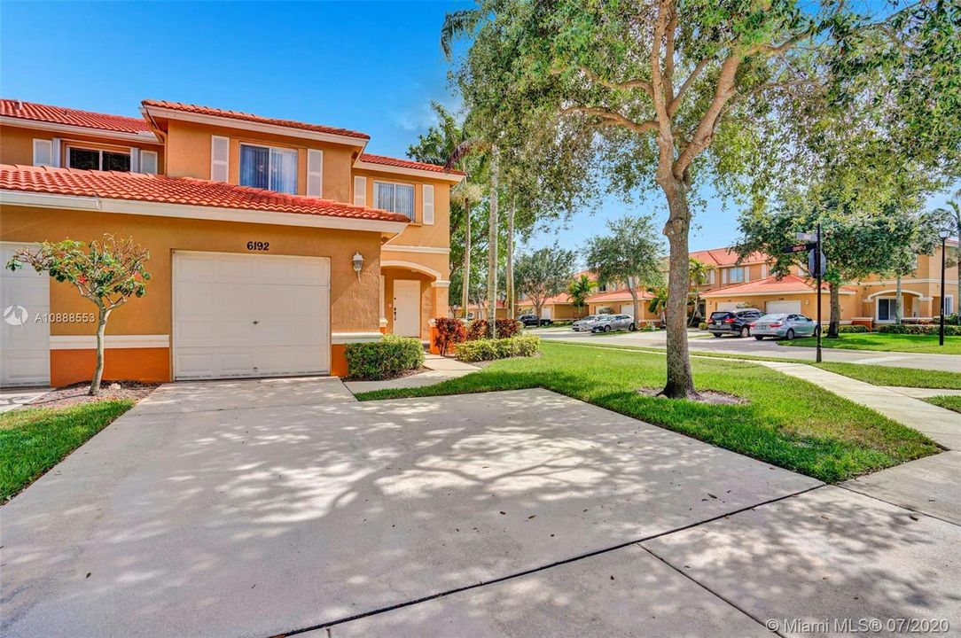 Recently Sold: $265,000 (3 beds, 2 baths, 1627 Square Feet)