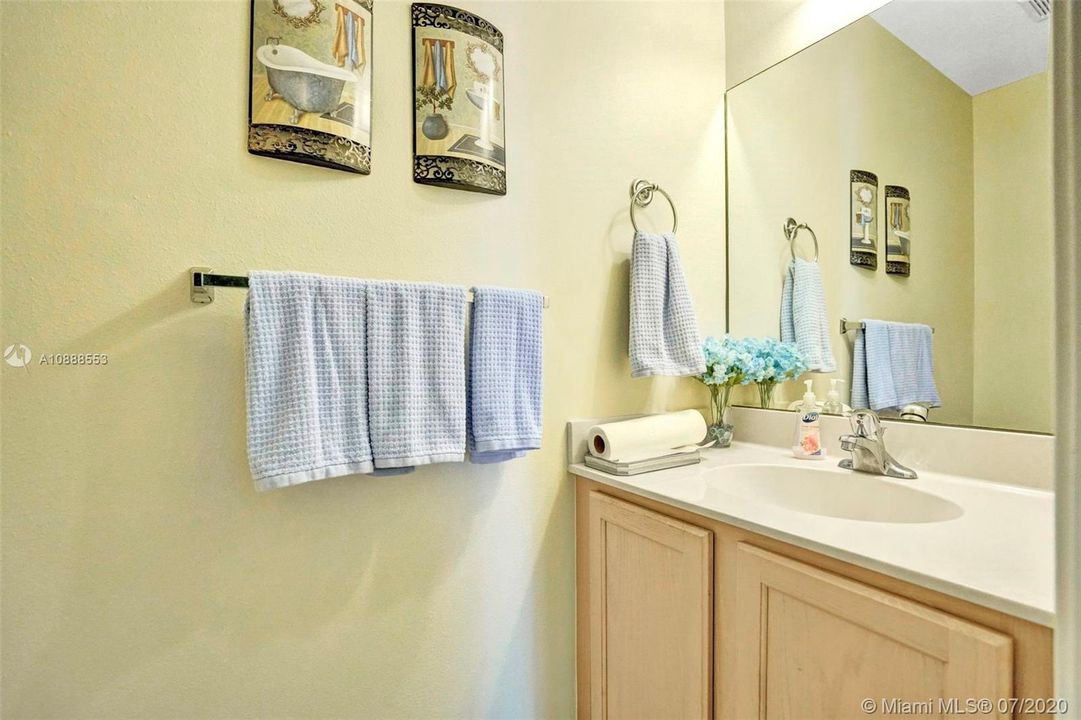 Recently Sold: $265,000 (3 beds, 2 baths, 1627 Square Feet)
