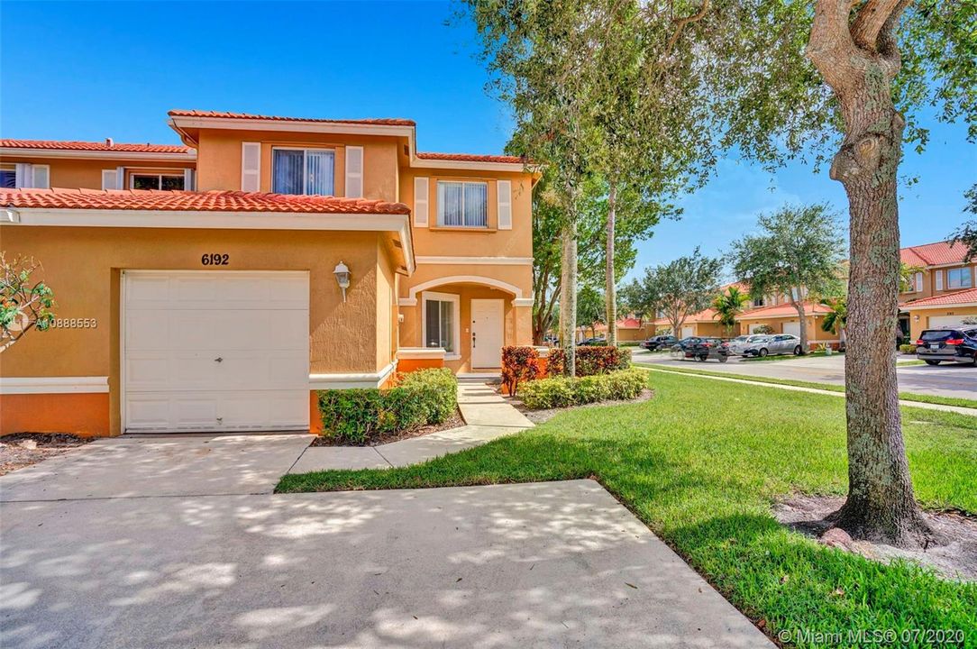 Recently Sold: $265,000 (3 beds, 2 baths, 1627 Square Feet)