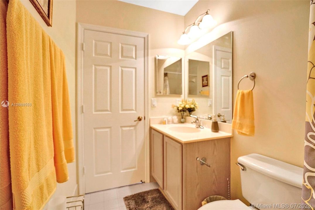 Recently Sold: $265,000 (3 beds, 2 baths, 1627 Square Feet)