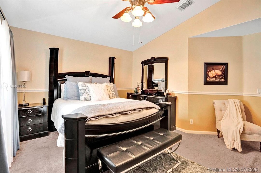 Recently Sold: $265,000 (3 beds, 2 baths, 1627 Square Feet)