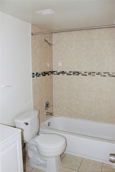 Недавно арендовано: $1,399 (2 спален, 2 ванн, 1036 Квадратных фут)