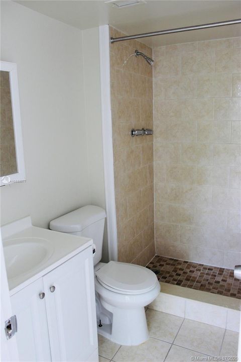 Недавно арендовано: $1,399 (2 спален, 2 ванн, 1036 Квадратных фут)