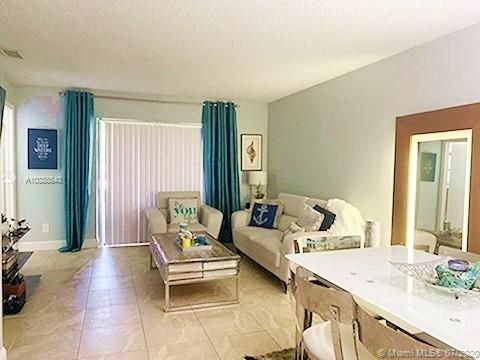 Main Living area /Dinning-Kitchen table