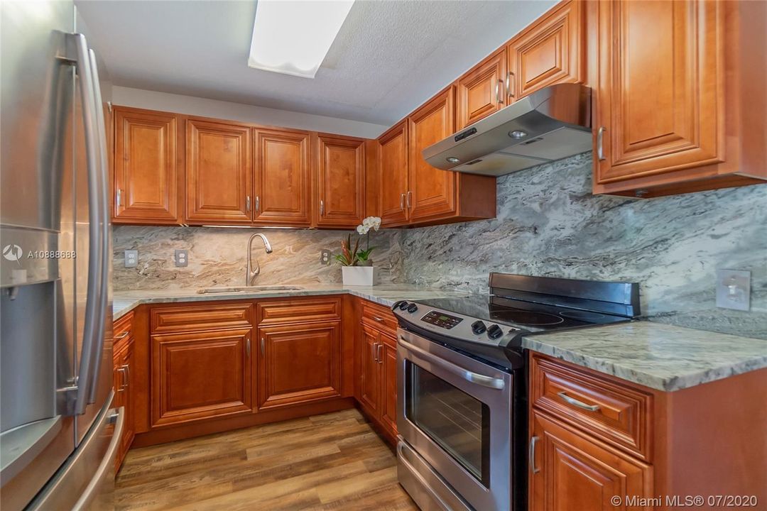 Recently Sold: $312,500 (3 beds, 2 baths, 1368 Square Feet)