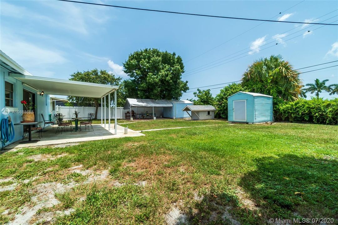 Recently Sold: $312,500 (3 beds, 2 baths, 1368 Square Feet)