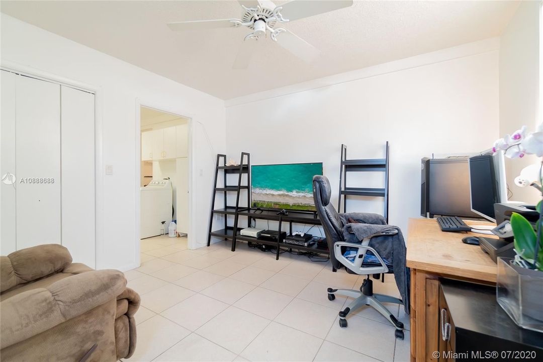 Recently Sold: $312,500 (3 beds, 2 baths, 1368 Square Feet)