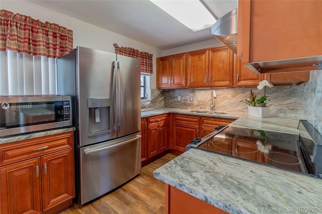 Recently Sold: $312,500 (3 beds, 2 baths, 1368 Square Feet)