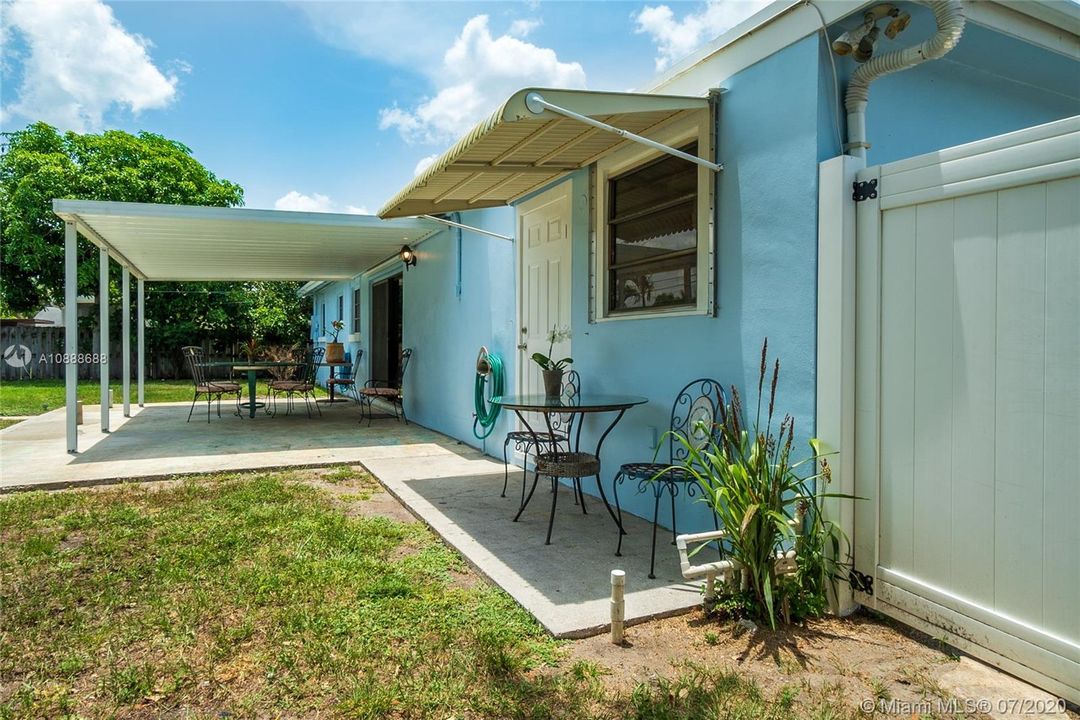 Recently Sold: $312,500 (3 beds, 2 baths, 1368 Square Feet)