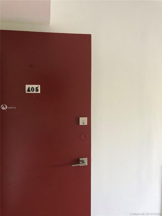 Недавно продано: $175,000 (2 спален, 2 ванн, 793 Квадратных фут)