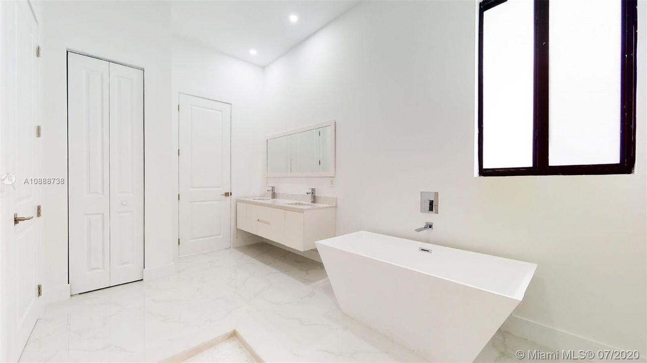 Vendido Recientemente: $615,000 (4 camas, 4 baños, 0 Pies cuadrados)