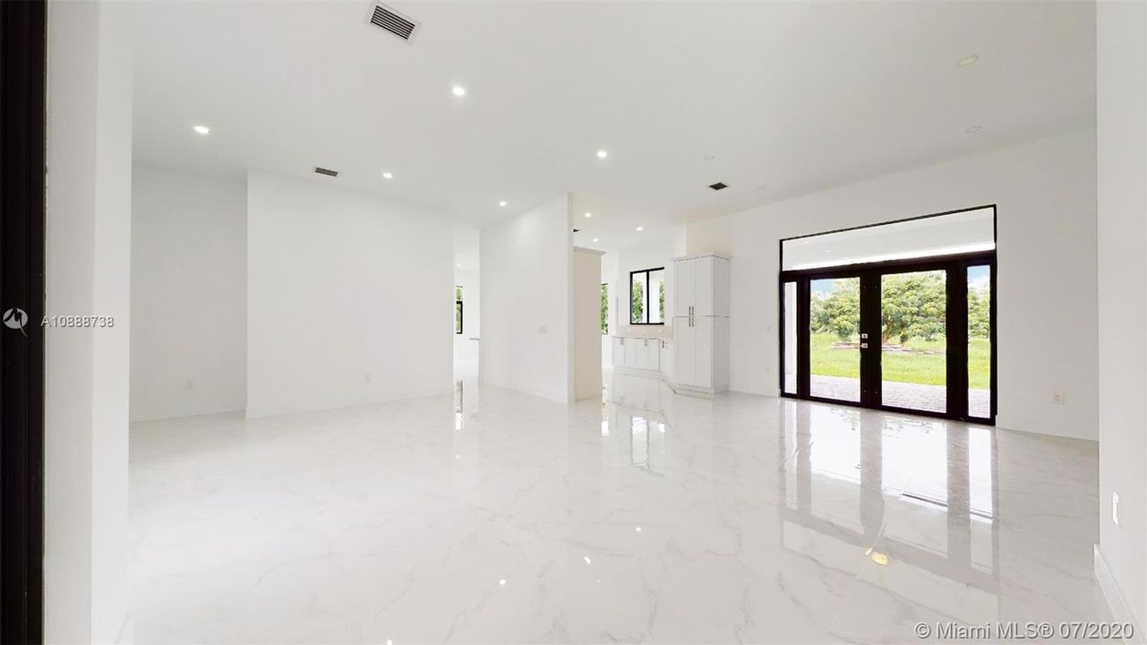 Vendido Recientemente: $615,000 (4 camas, 4 baños, 0 Pies cuadrados)