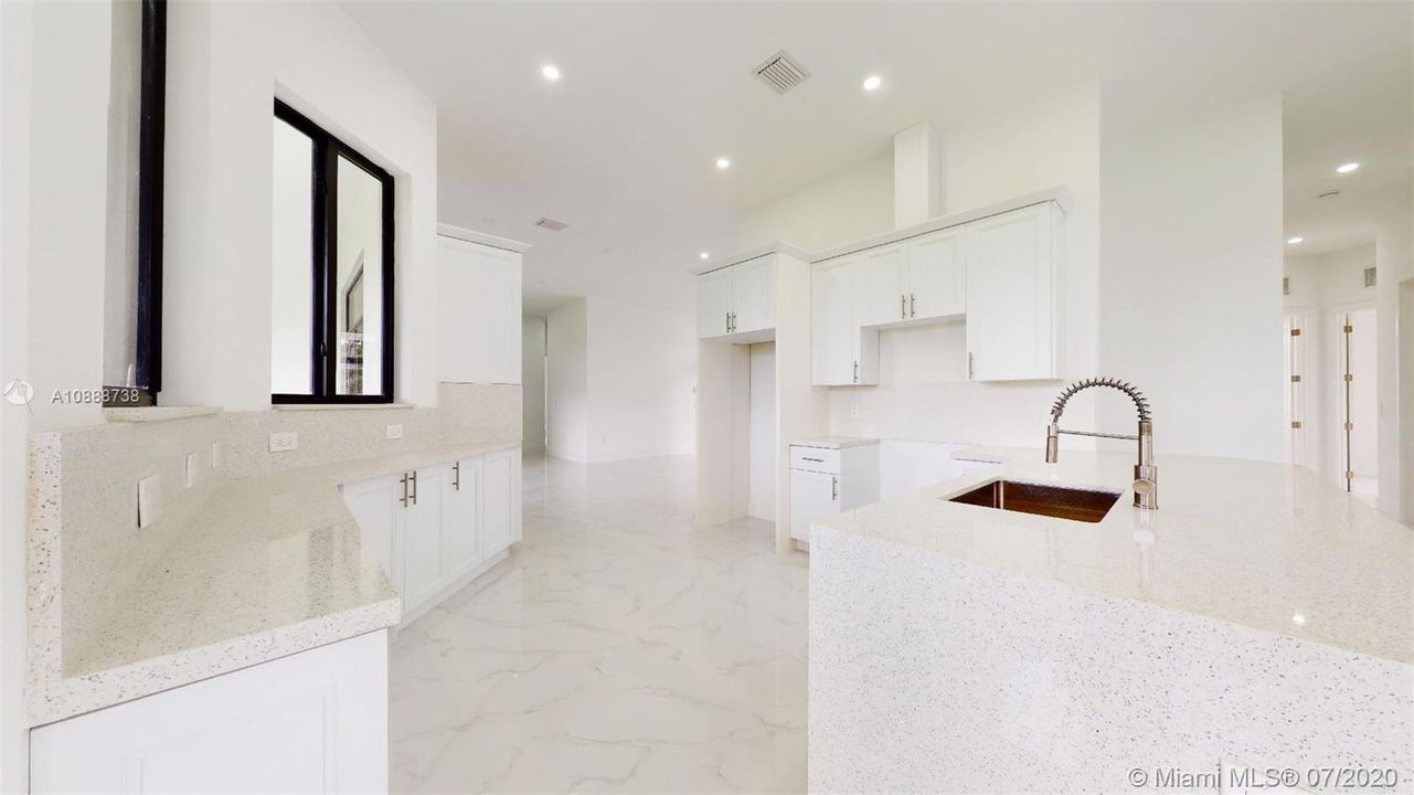 Vendido Recientemente: $615,000 (4 camas, 4 baños, 0 Pies cuadrados)