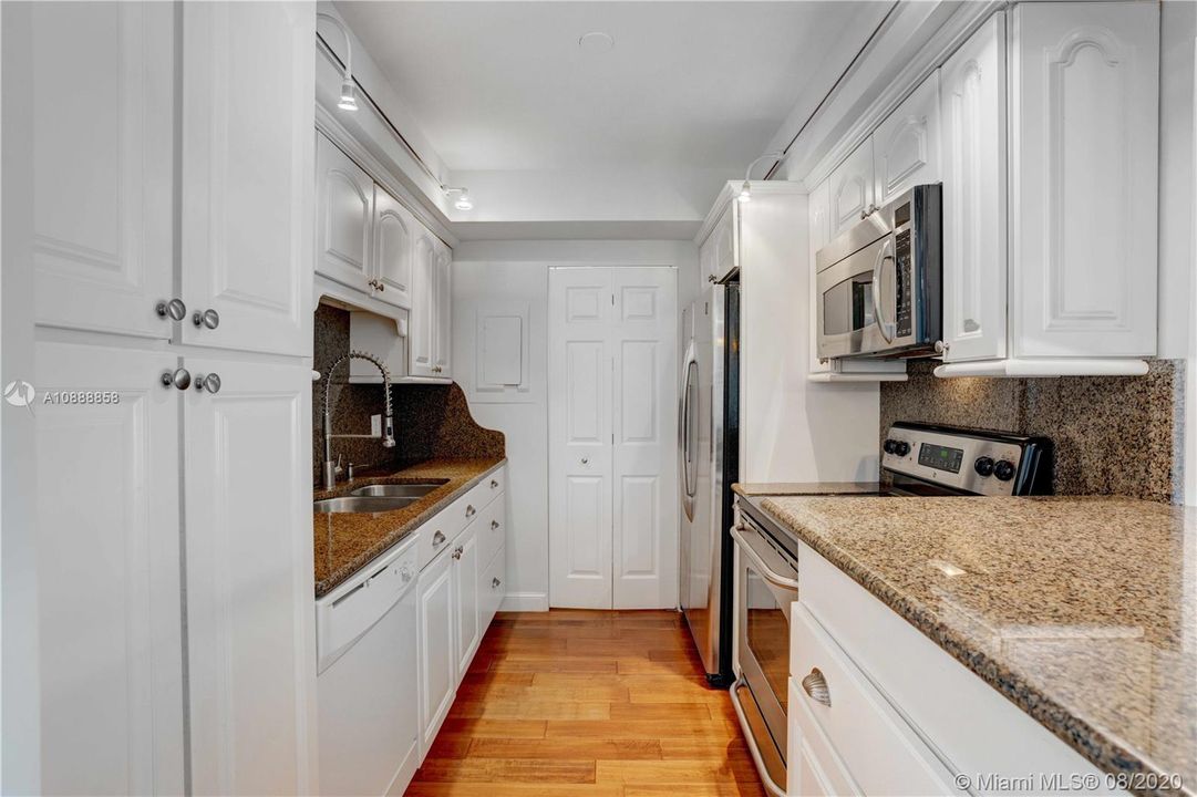 Recently Sold: $235,000 (2 beds, 2 baths, 730 Square Feet)