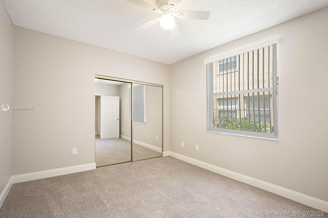 Recently Sold: $399,000 (4 beds, 3 baths, 2936 Square Feet)