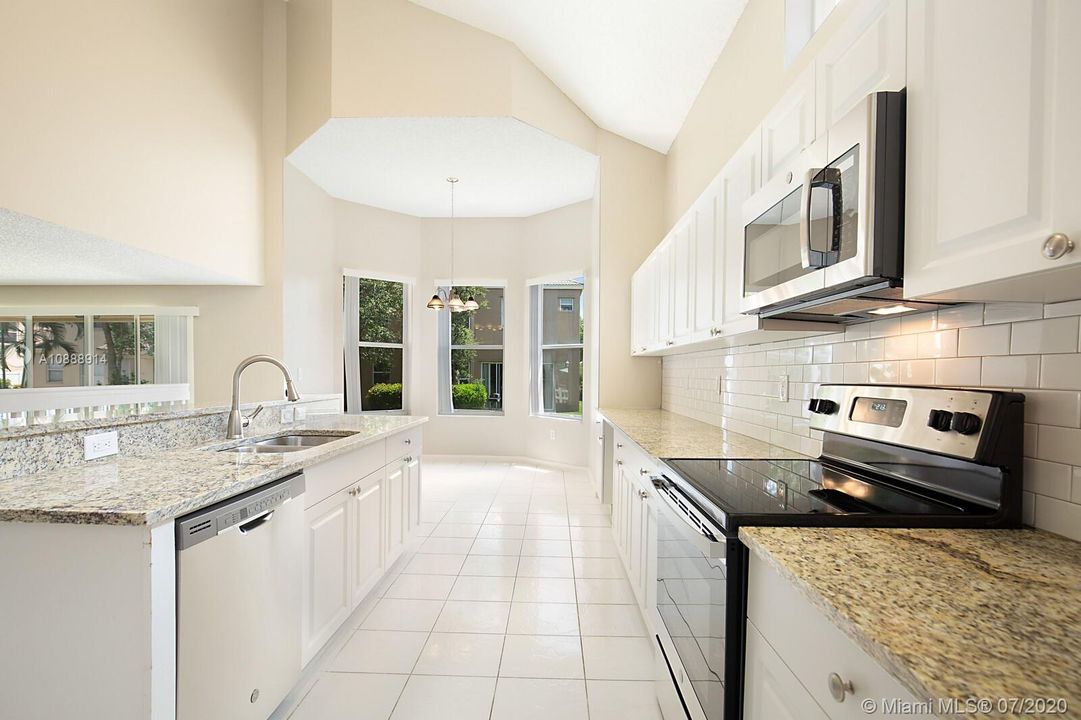 Recently Sold: $399,000 (4 beds, 3 baths, 2936 Square Feet)
