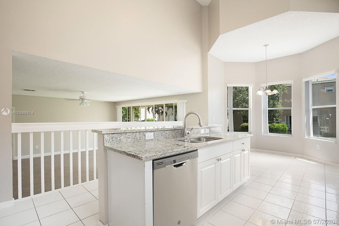 Recently Sold: $399,000 (4 beds, 3 baths, 2936 Square Feet)