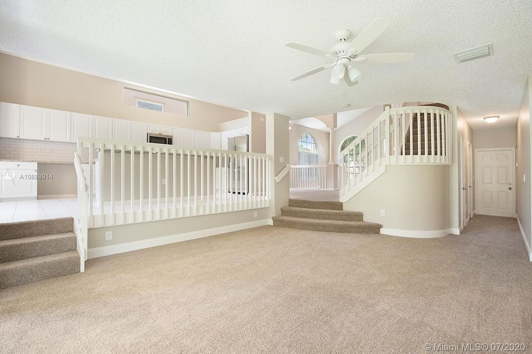 Recently Sold: $399,000 (4 beds, 3 baths, 2936 Square Feet)