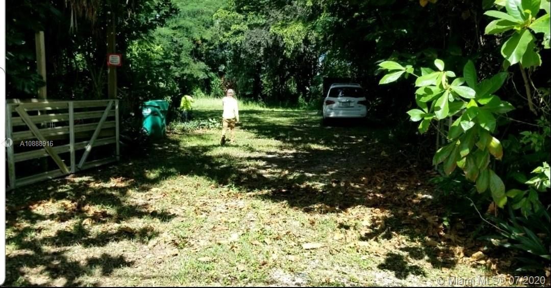 Vendido Recientemente: $315,000 (1.97 acres)