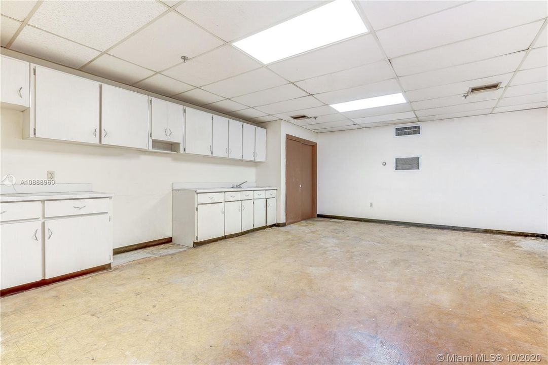 Vendido Recientemente: $3,800,000 (0 camas, 0 baños, 27865 Pies cuadrados)