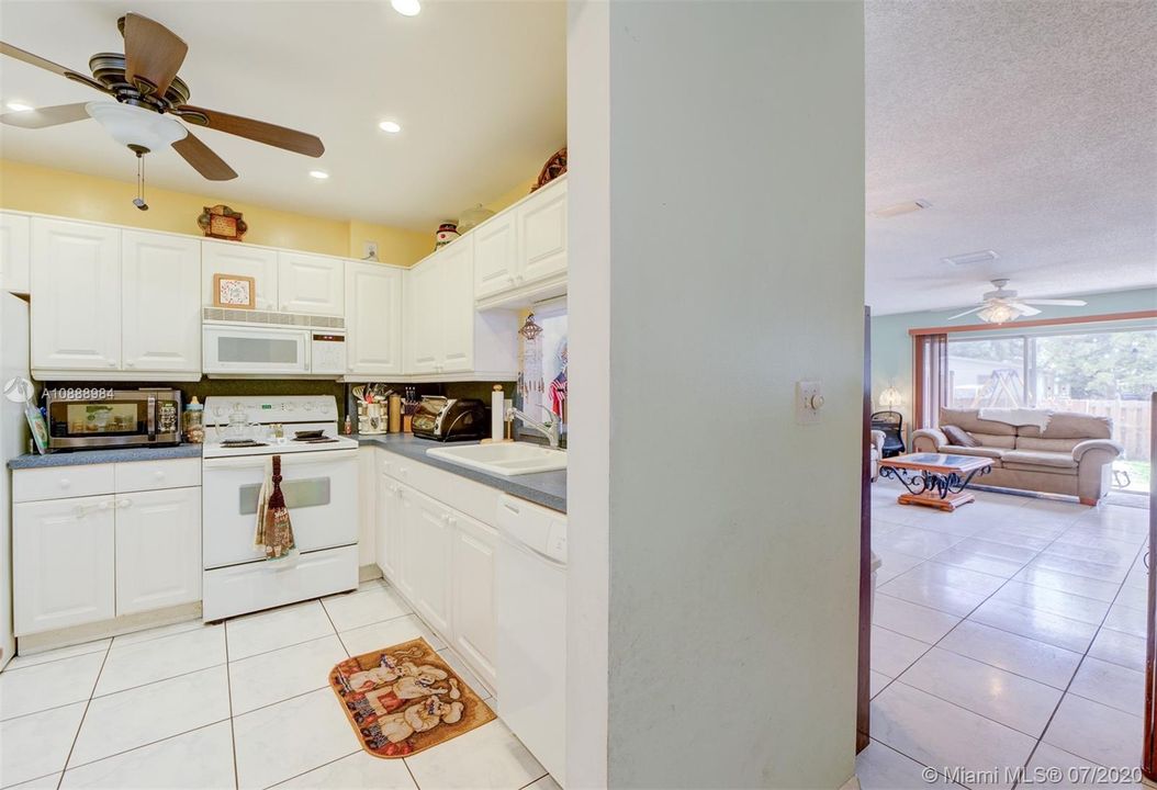 Vendido Recientemente: $159,000 (2 camas, 1 baños, 1210 Pies cuadrados)