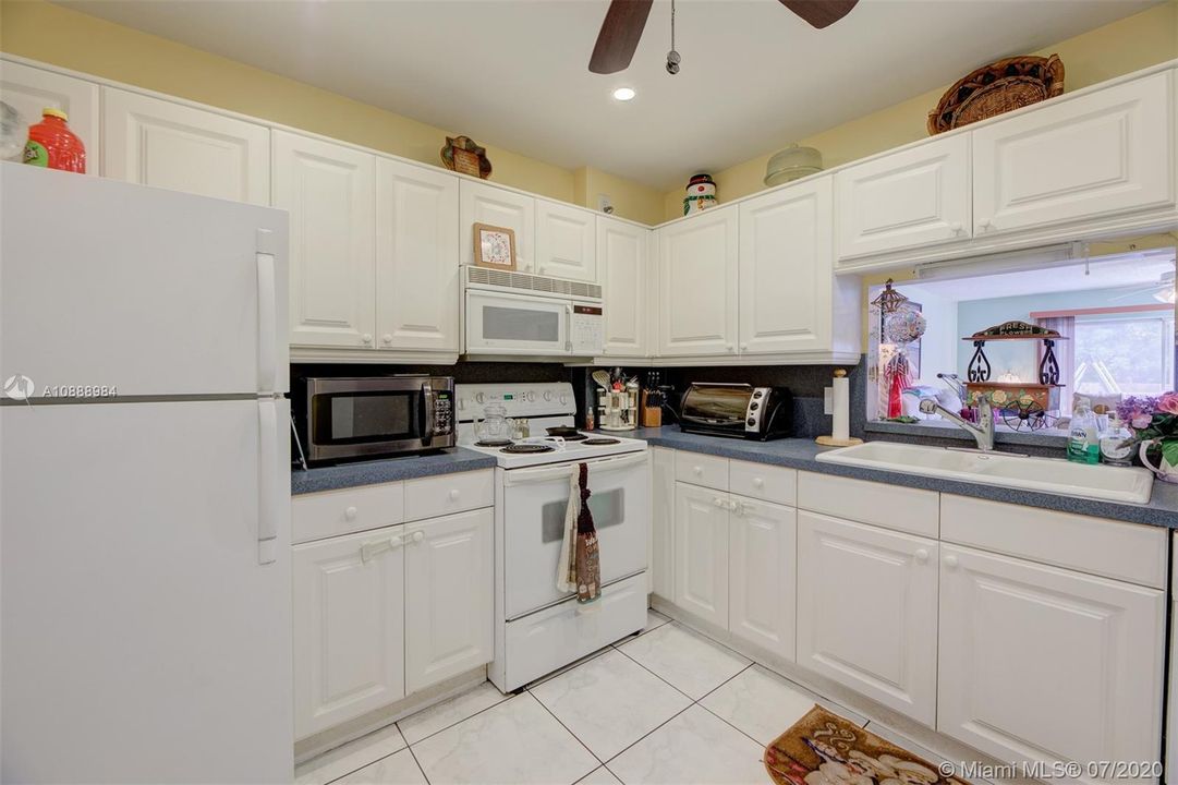 Vendido Recientemente: $159,000 (2 camas, 1 baños, 1210 Pies cuadrados)