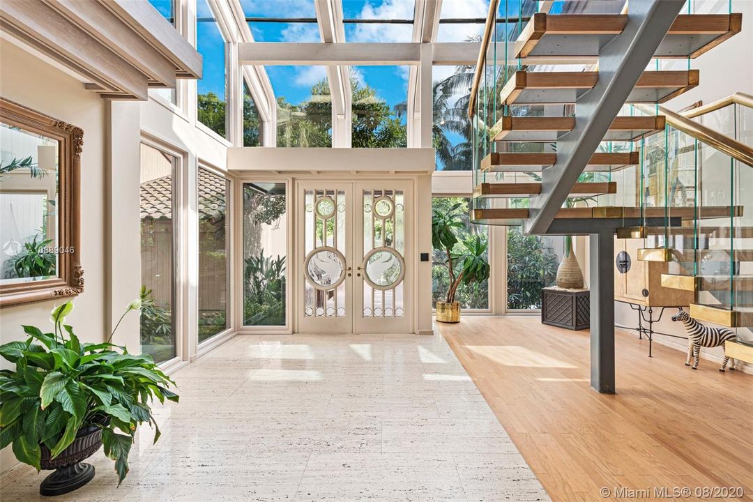 Recently Sold: $2,495,000 (6 beds, 5 baths, 6717 Square Feet)