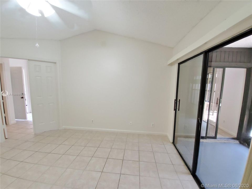 Recently Rented: $1,150 (1 beds, 1 baths, 750 Square Feet)