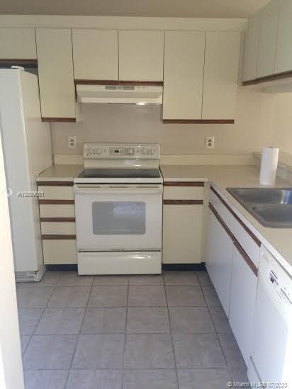 Recently Rented: $1,150 (1 beds, 1 baths, 750 Square Feet)