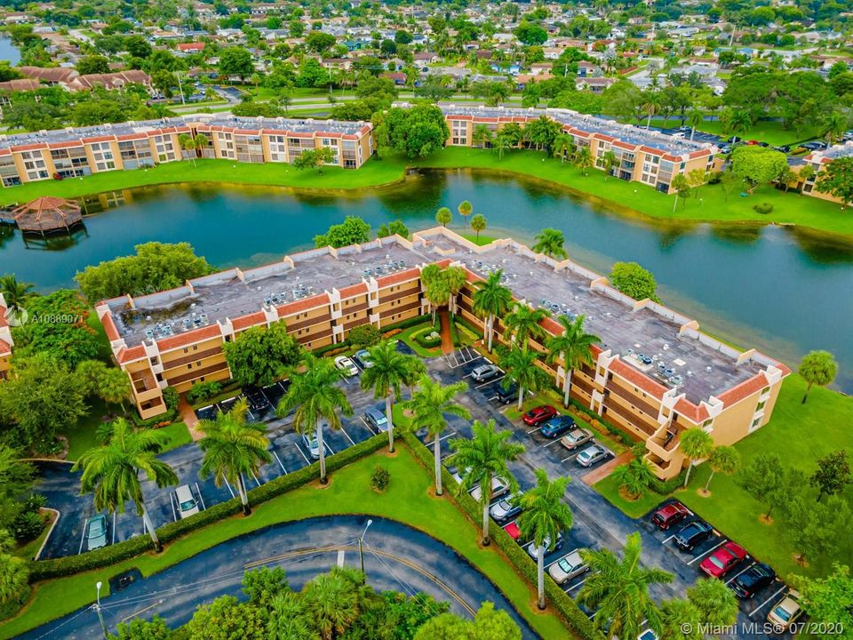 Vendido Recientemente: $124,900 (2 camas, 2 baños, 1090 Pies cuadrados)