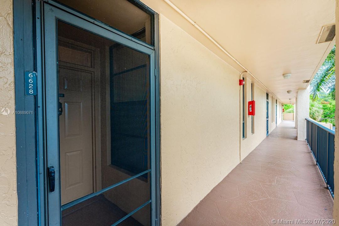 Vendido Recientemente: $124,900 (2 camas, 2 baños, 1090 Pies cuadrados)