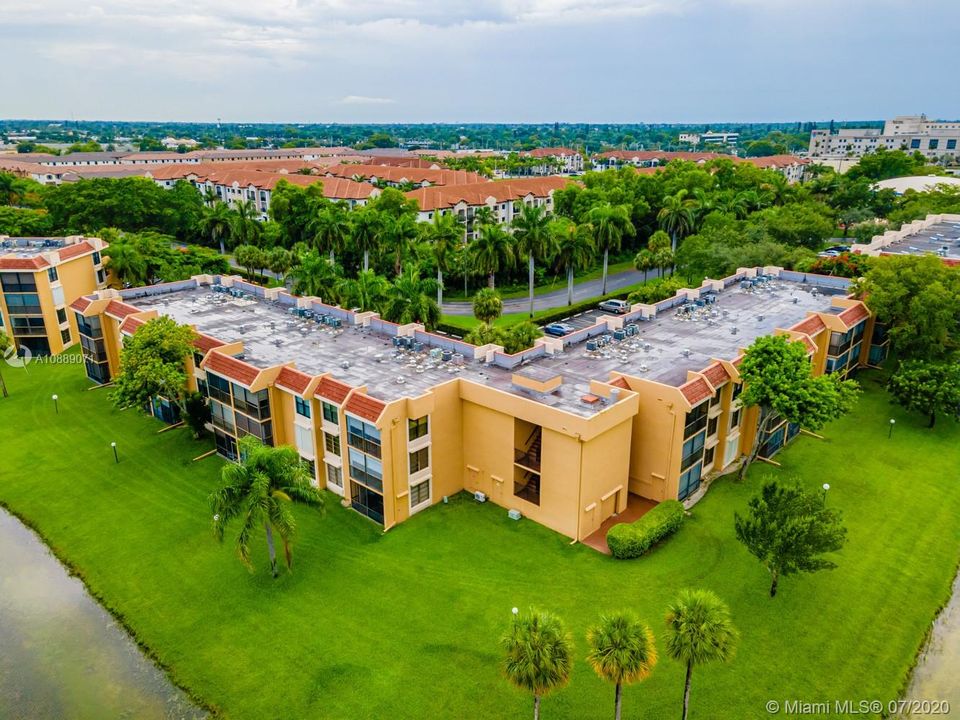 Vendido Recientemente: $124,900 (2 camas, 2 baños, 1090 Pies cuadrados)