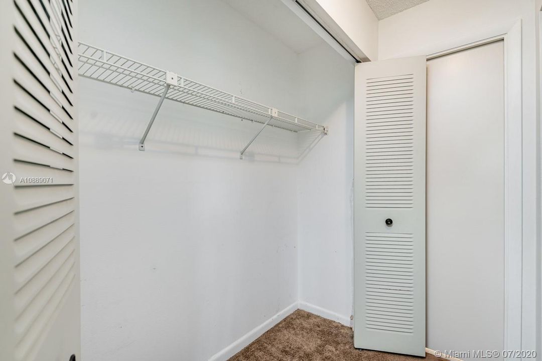 Vendido Recientemente: $124,900 (2 camas, 2 baños, 1090 Pies cuadrados)
