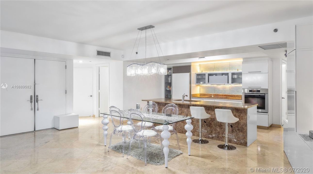 Recently Sold: $1,149,000 (2 beds, 2 baths, 1886 Square Feet)