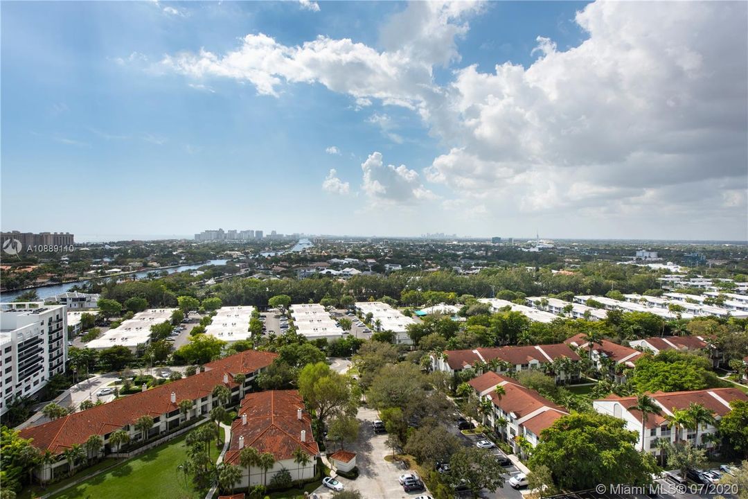 Recently Sold: $254,900 (1 beds, 1 baths, 1023 Square Feet)