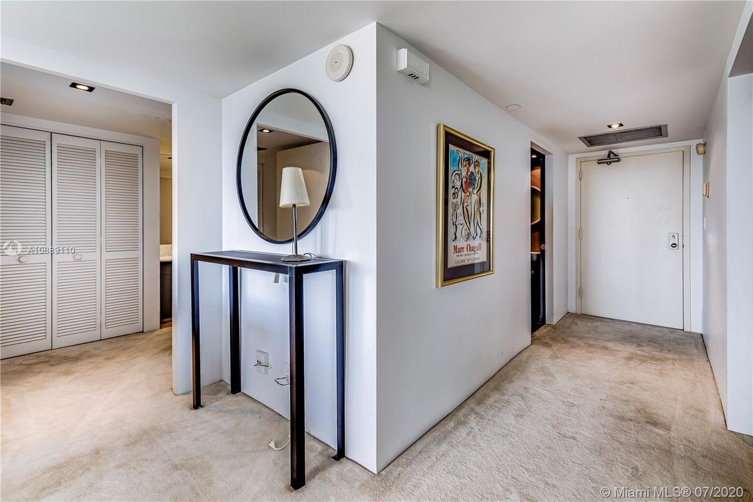 Recently Sold: $254,900 (1 beds, 1 baths, 1023 Square Feet)