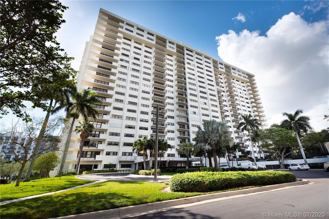 Recently Sold: $254,900 (1 beds, 1 baths, 1023 Square Feet)