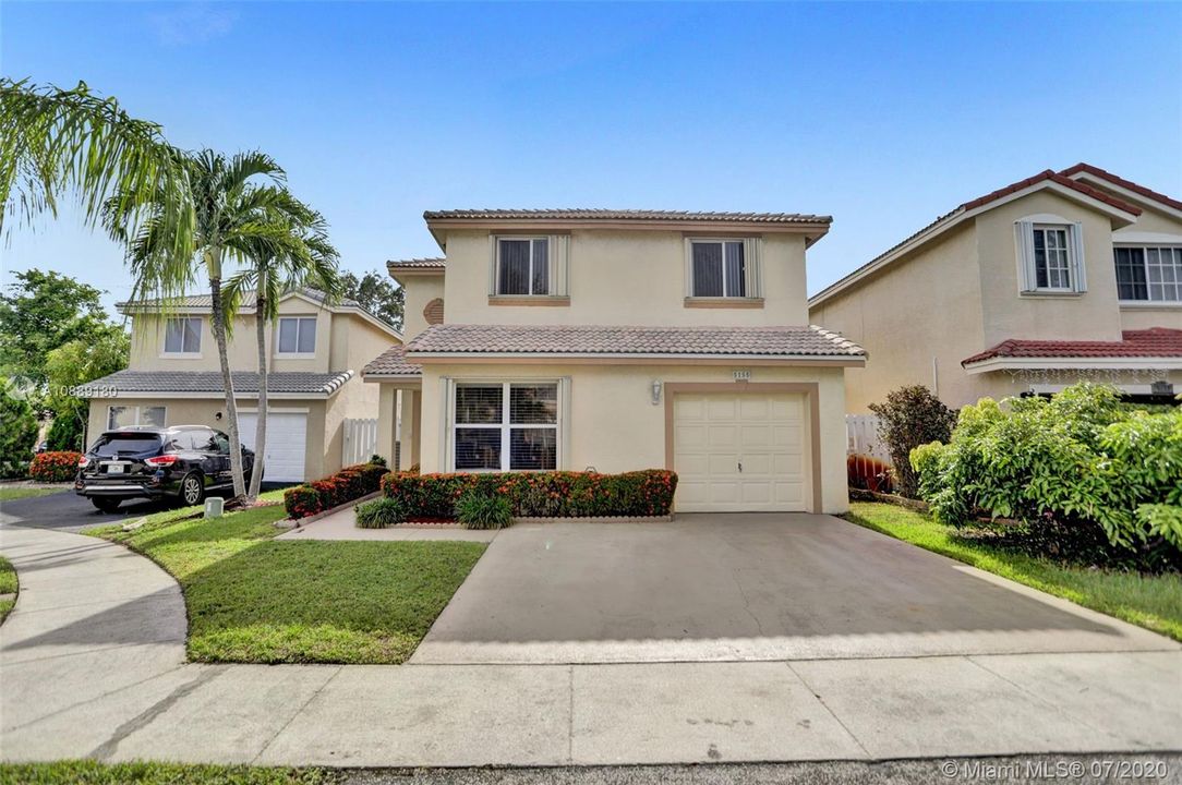 Recently Sold: $348,000 (3 beds, 2 baths, 1548 Square Feet)