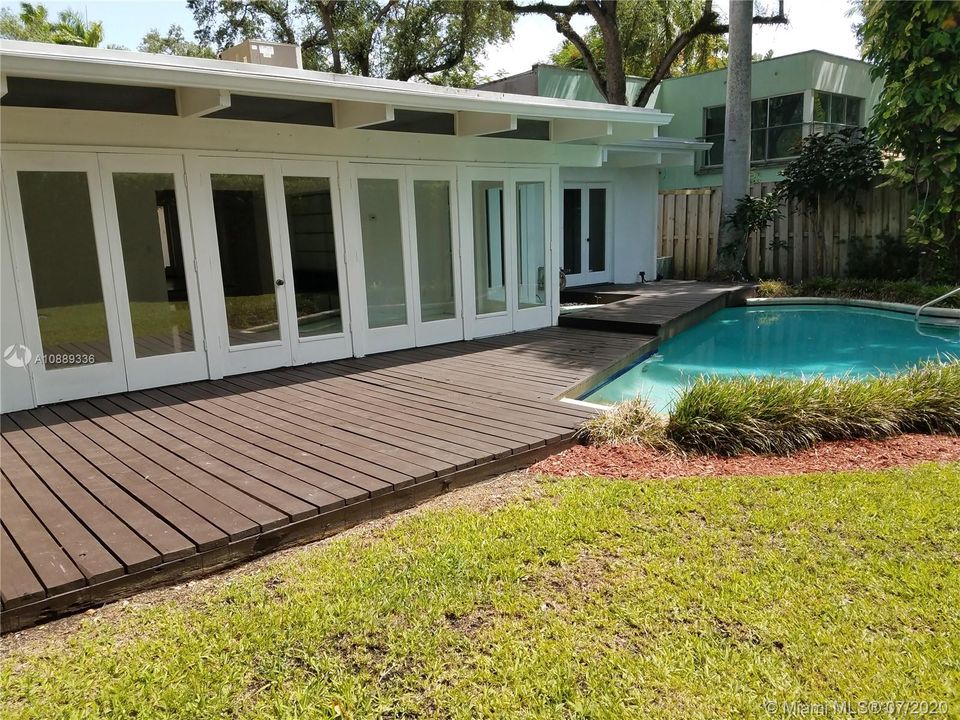 Vendido Recientemente: $1,167,890 (3 camas, 2 baños, 2182 Pies cuadrados)