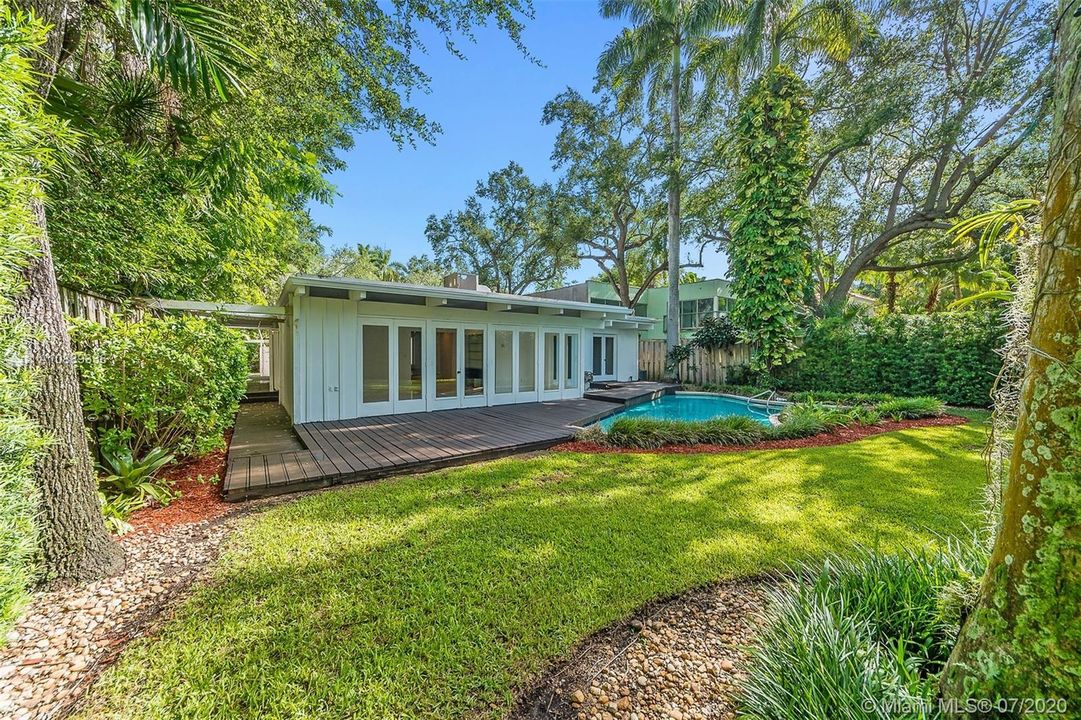 Vendido Recientemente: $1,167,890 (3 camas, 2 baños, 2182 Pies cuadrados)