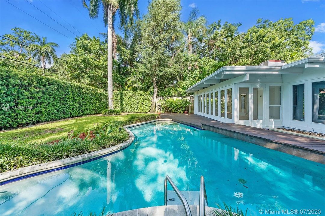 Vendido Recientemente: $1,167,890 (3 camas, 2 baños, 2182 Pies cuadrados)