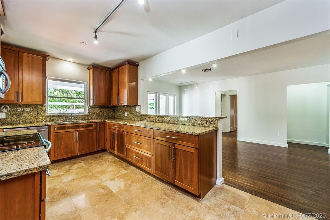 Vendido Recientemente: $1,167,890 (3 camas, 2 baños, 2182 Pies cuadrados)