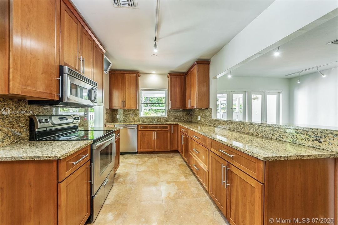 Vendido Recientemente: $1,167,890 (3 camas, 2 baños, 2182 Pies cuadrados)