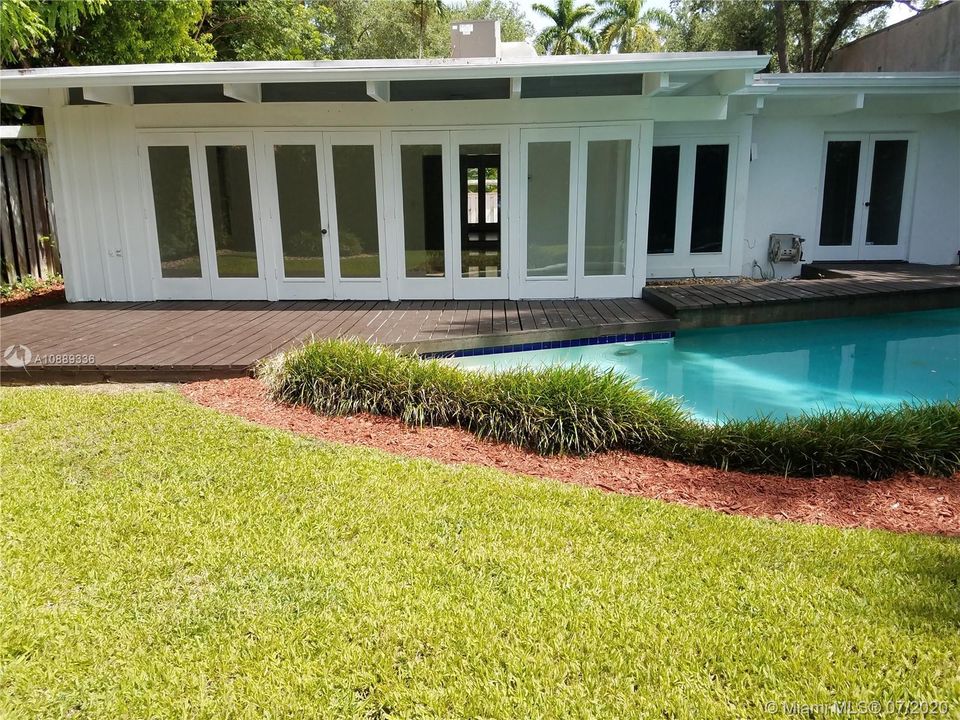Vendido Recientemente: $1,167,890 (3 camas, 2 baños, 2182 Pies cuadrados)
