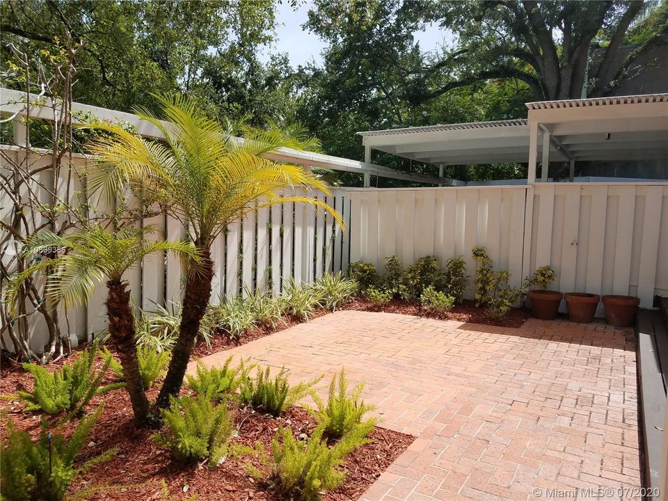 Entry patio