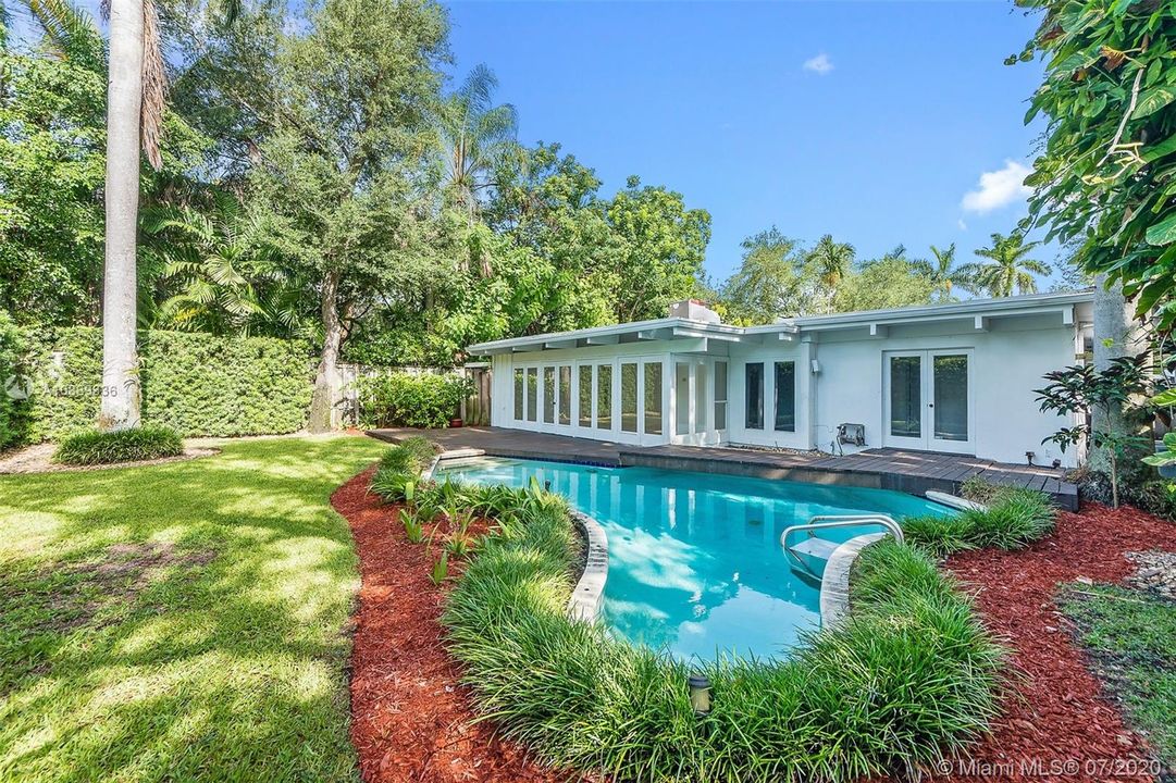 Vendido Recientemente: $1,167,890 (3 camas, 2 baños, 2182 Pies cuadrados)