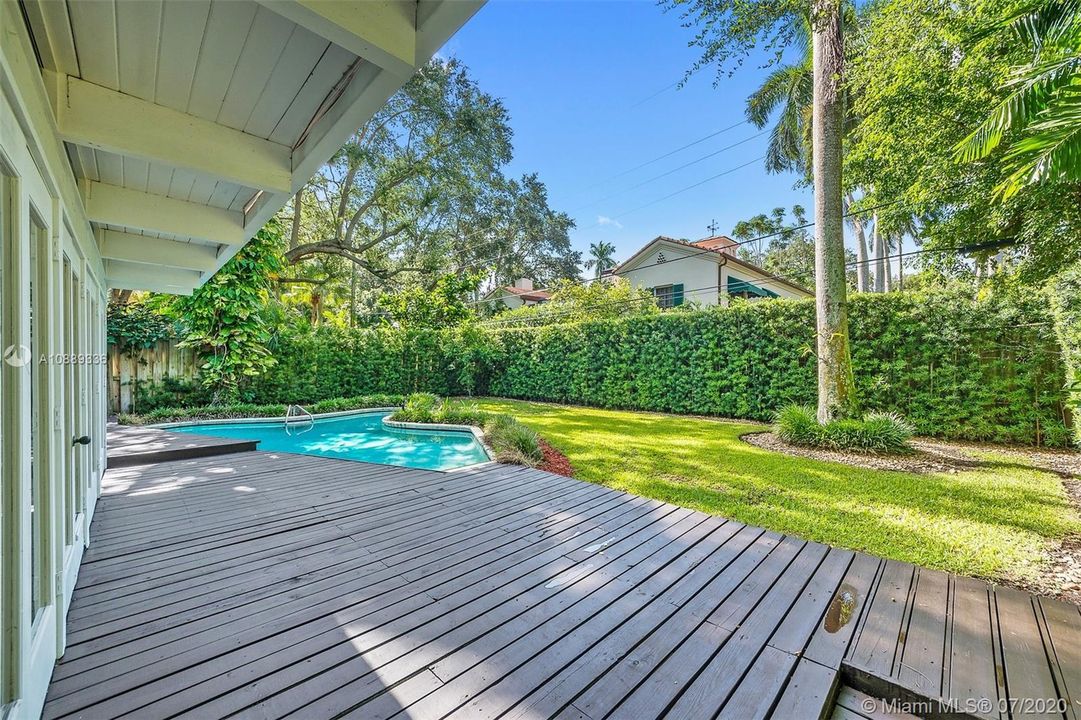 Vendido Recientemente: $1,167,890 (3 camas, 2 baños, 2182 Pies cuadrados)