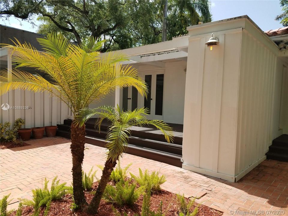 Vendido Recientemente: $1,167,890 (3 camas, 2 baños, 2182 Pies cuadrados)