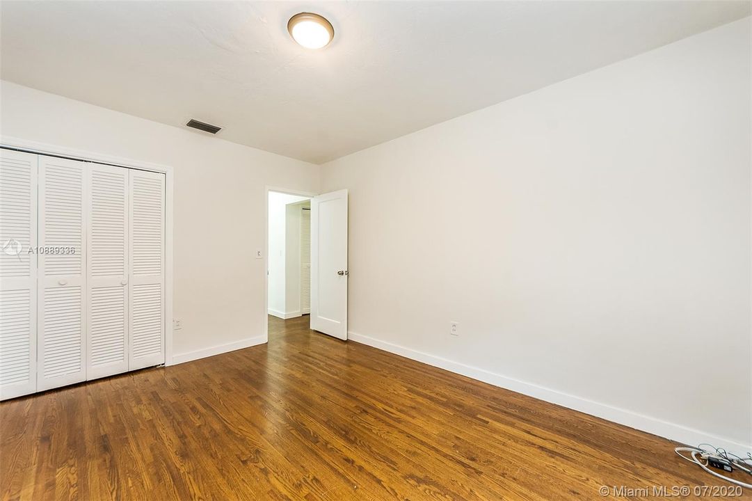 Vendido Recientemente: $1,167,890 (3 camas, 2 baños, 2182 Pies cuadrados)