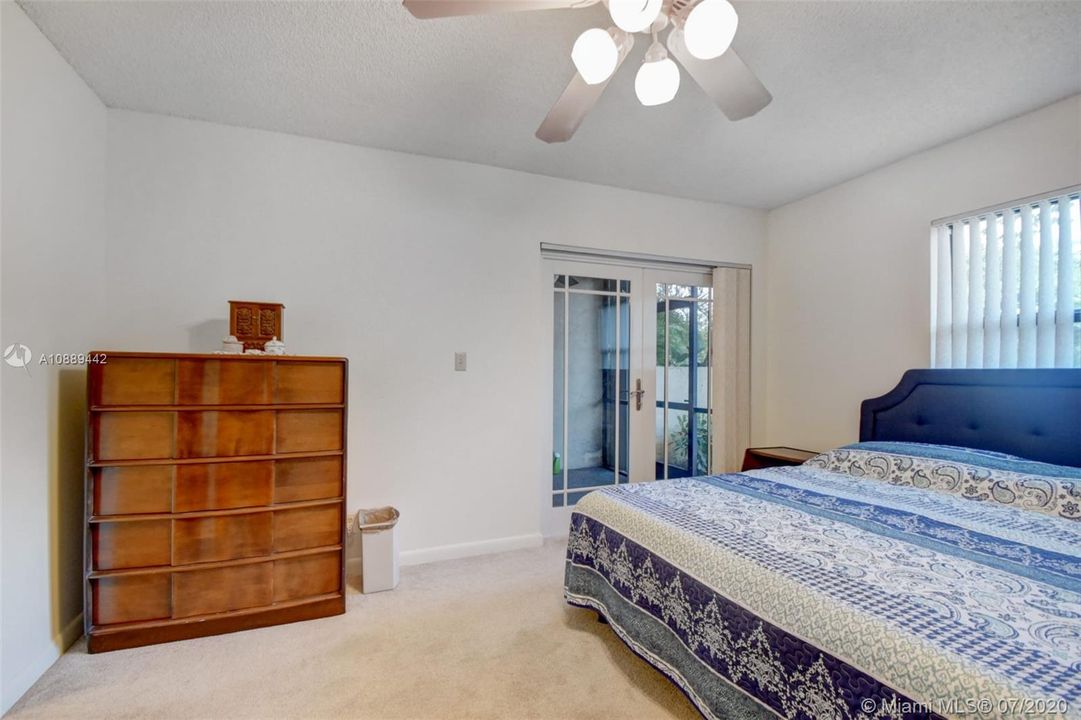 Vendido Recientemente: $234,900 (3 camas, 2 baños, 1320 Pies cuadrados)